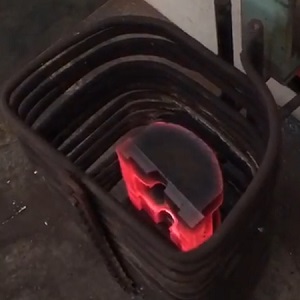 　選擇一臺好的感應加熱爐能夠提升模具的壽命